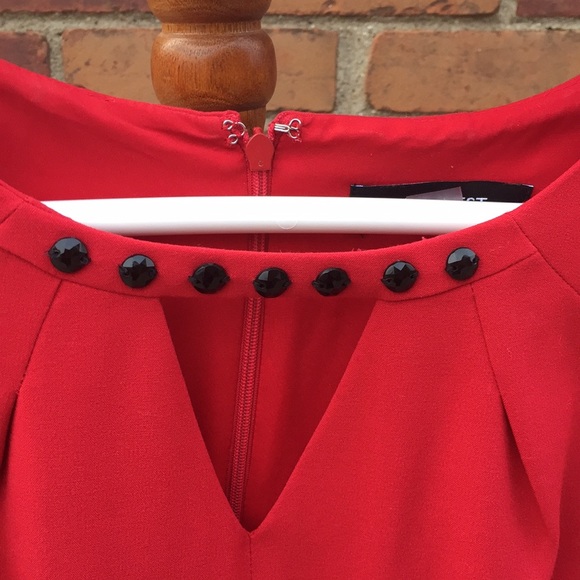 Red dress - Picture 3 of 5